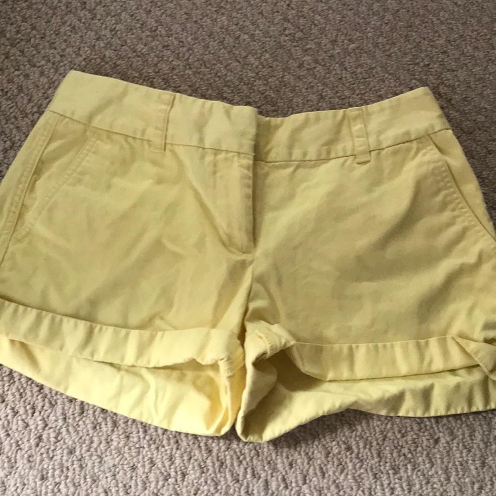 Vineyard vines yellow shorts